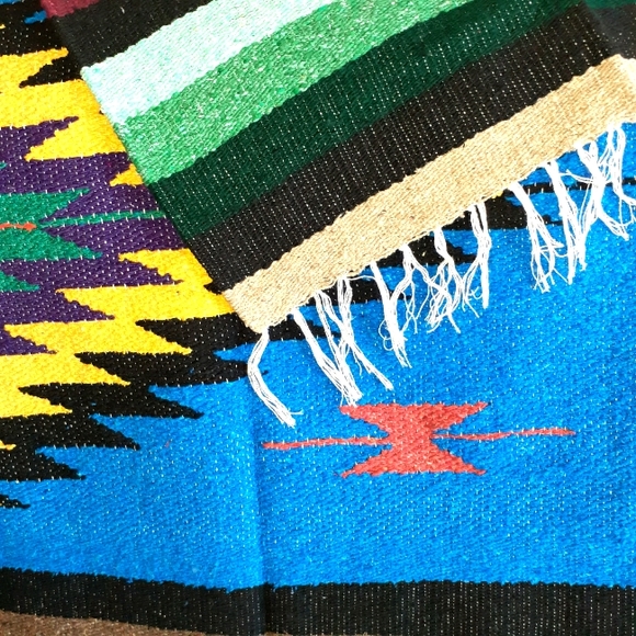 MOLINA Handmade Diamond Mexican Blanket - Picture 2 of 3